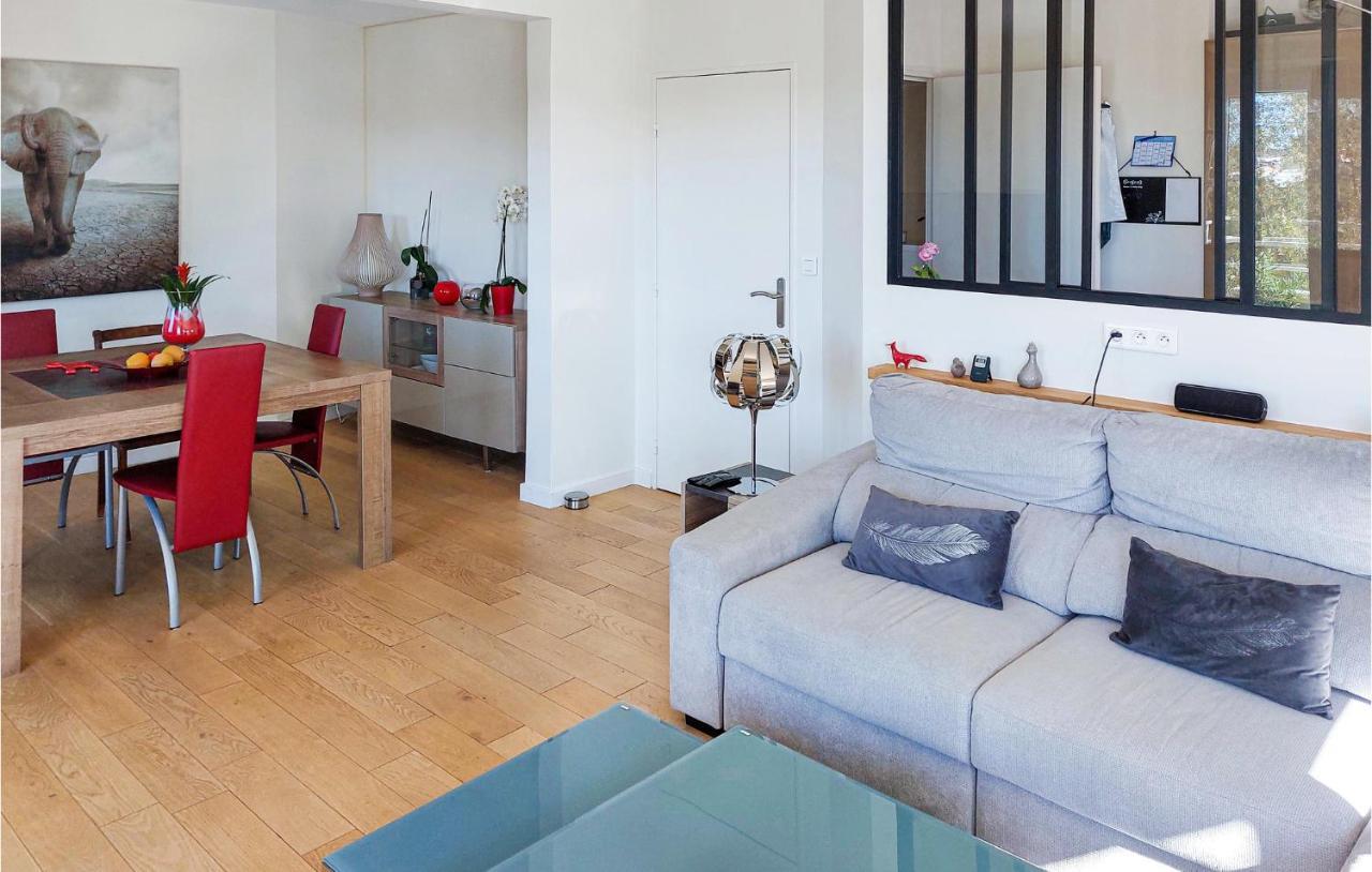 Awesome Apartment In Triel-Sur-Seine With Kitchen Eksteriør billede
